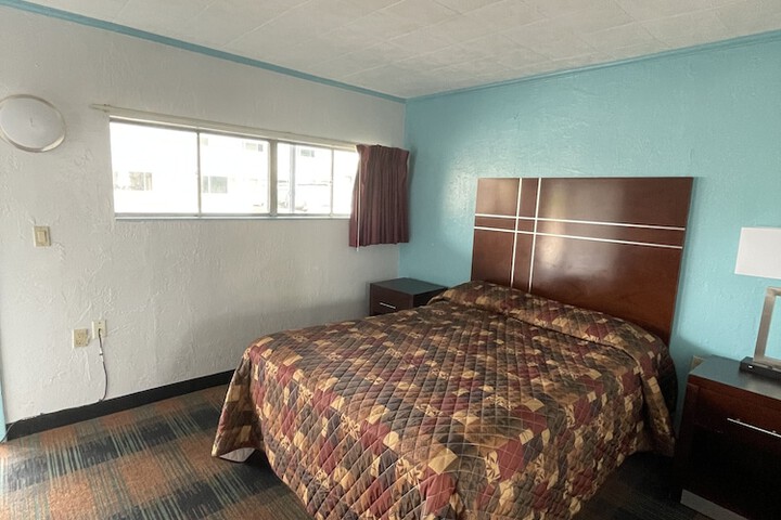 Room 21 of 25