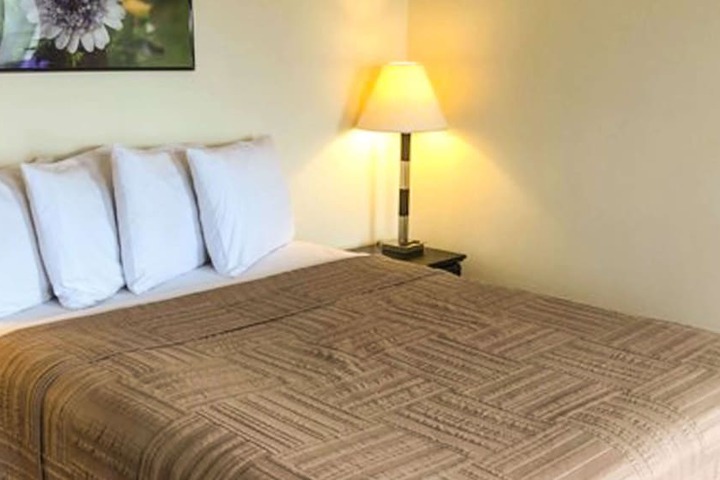 Room 71 of 79