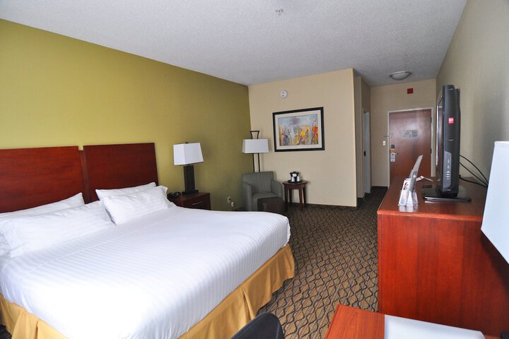 Room 34 of 62