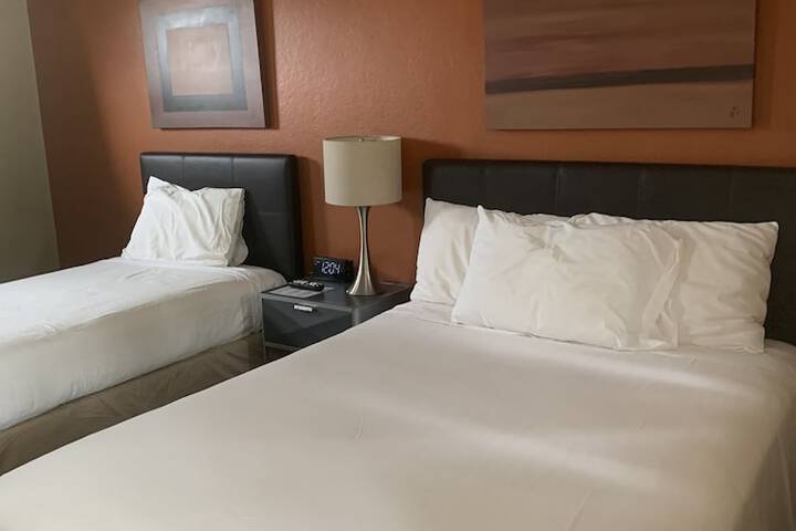 Room 19 of 33
