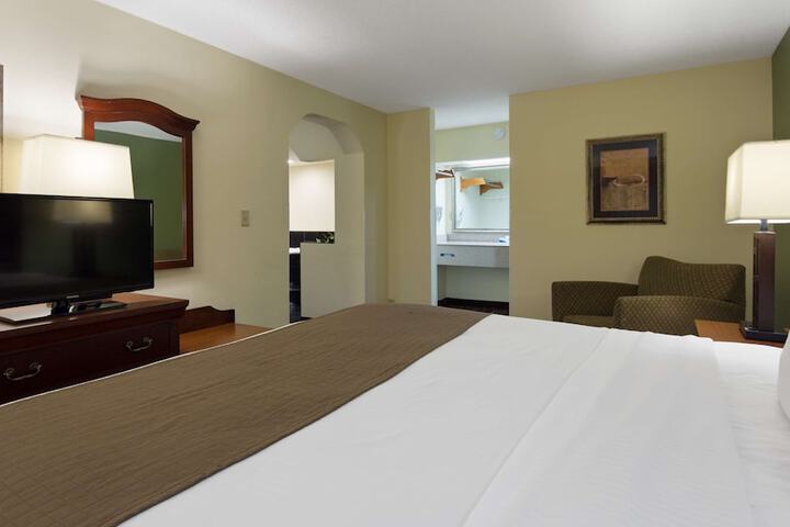 Room 9 of 20