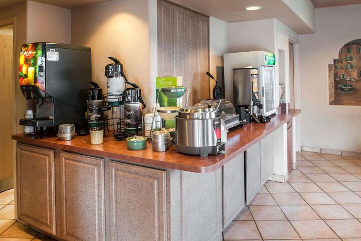 Breakfast/Coffee Service 30 of 34