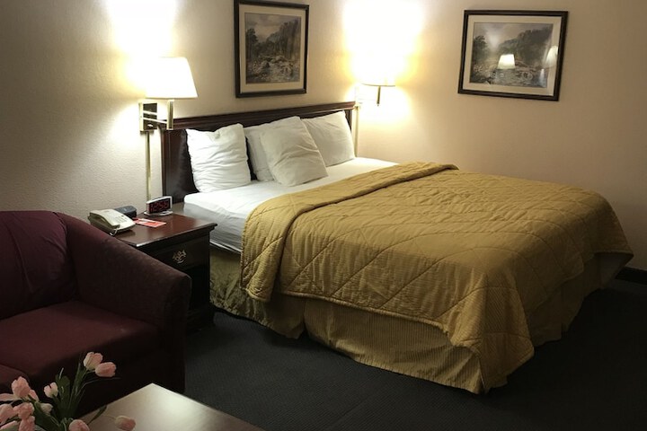 Room 42 of 60