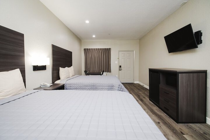 Room 11 of 25