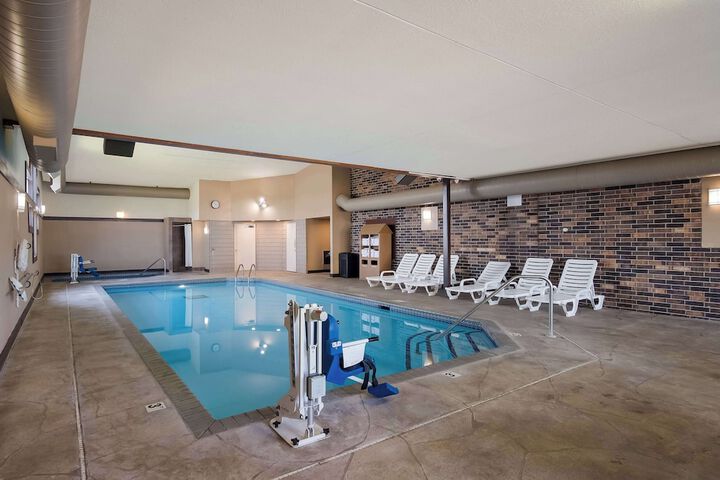 Pool 4 of 33