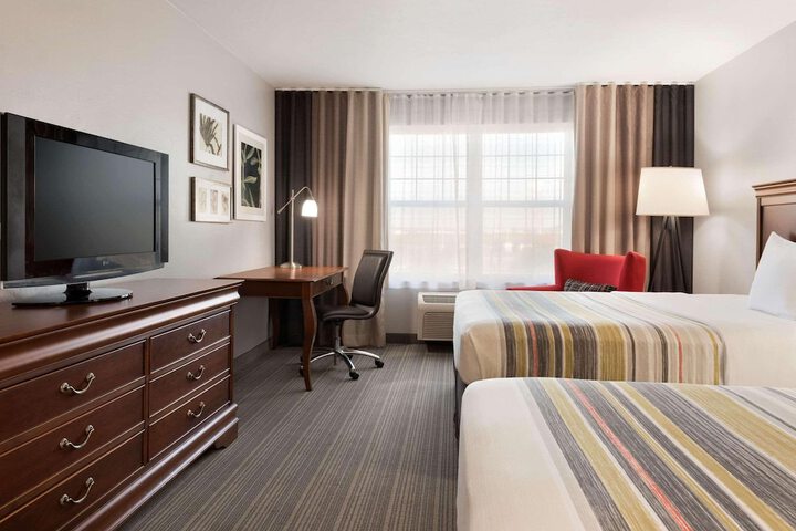 Room 10 of 28
