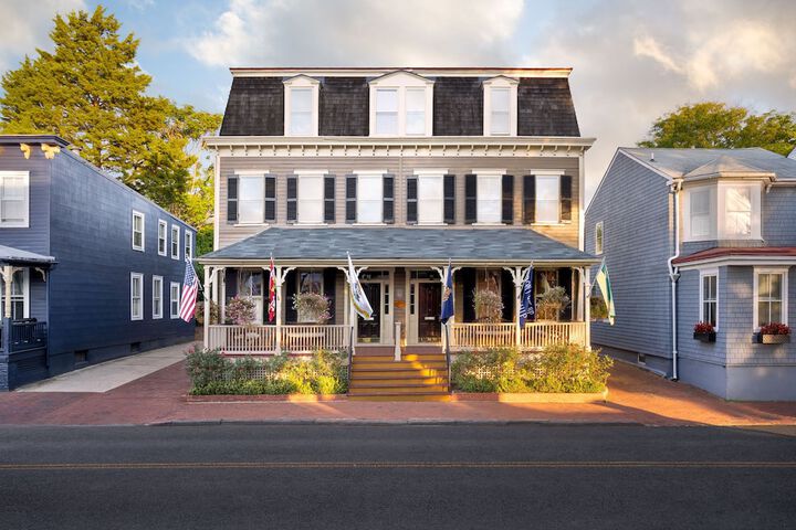 Flag House Inn