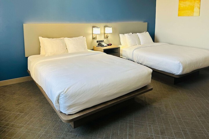 Room 8 of 52