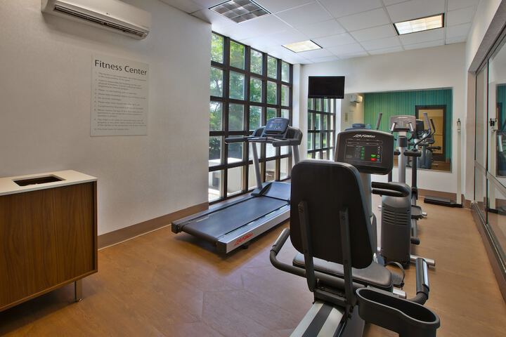 Holiday Inn Express & Suites Milford by IHG