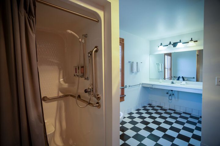 Room 52 of 132