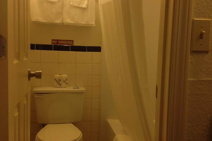 Room 32 of 51