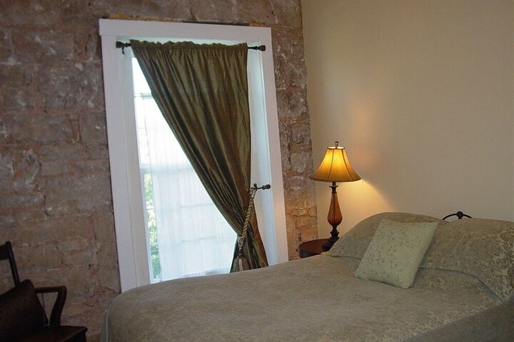 Room 37 of 49