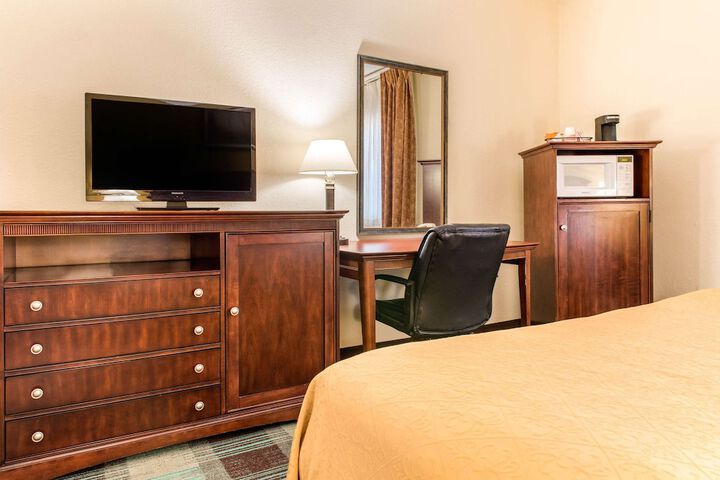 Room 6 of 31