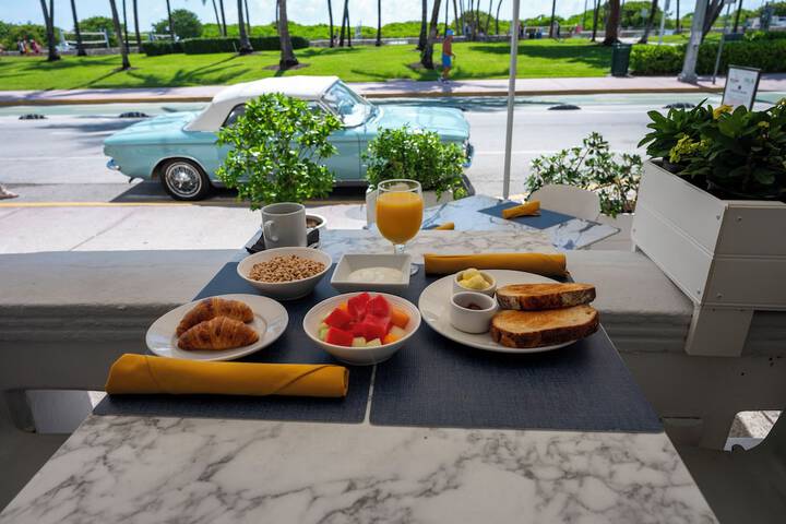 Breakfast/Coffee Service 58 of 77