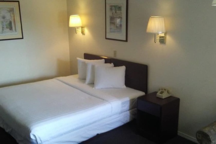 Room 15 of 15