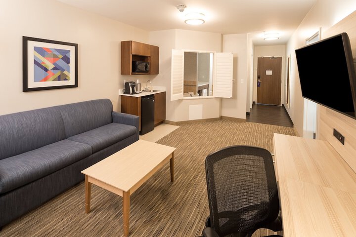 Room 15 of 38