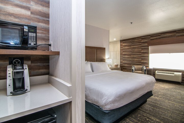 Room 22 of 49
