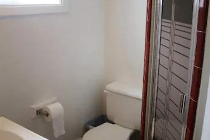 Room 13 of 32
