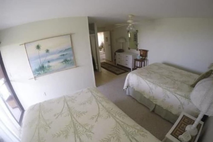 Hale-hoola B & B