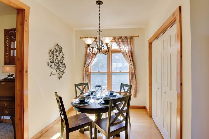 Scenic Views & Trail Access! Blue Ridge Mtns Condo
