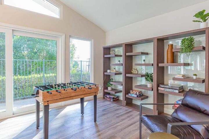 Single Level House with view and pool