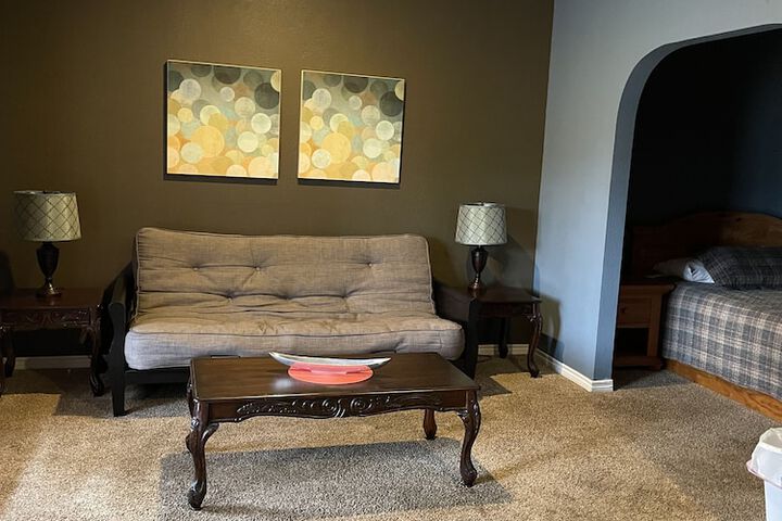 Room 48 of 62