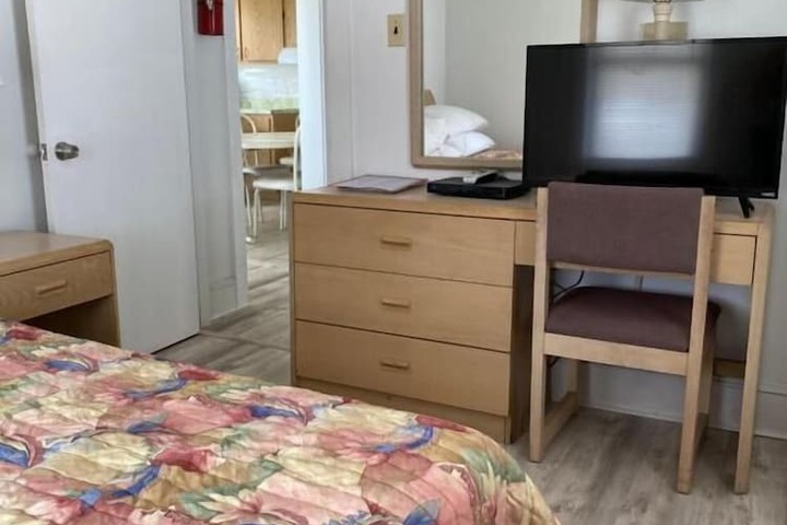 Room 9 of 43