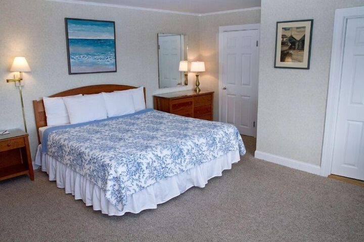 Room 27 of 48