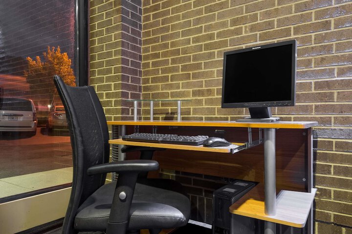 Business Center 21 of 21