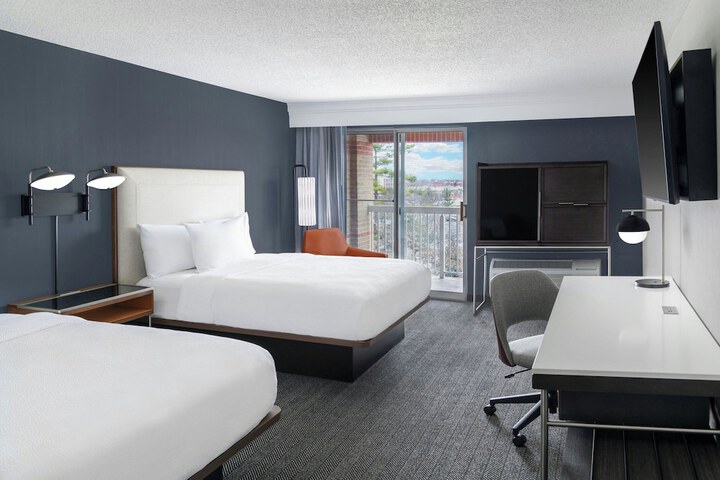 Courtyard by Marriott Cleveland Airport South