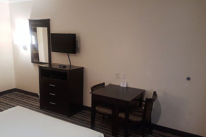 Room 11 of 15
