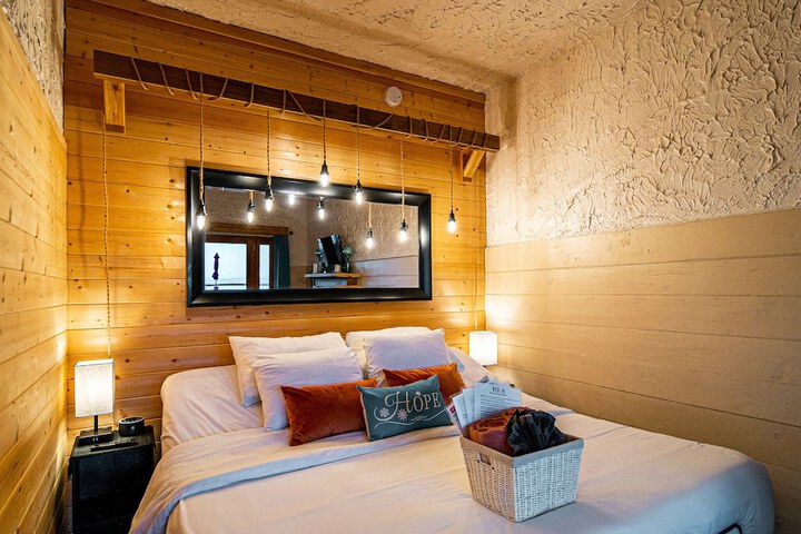 Room 15 of 151