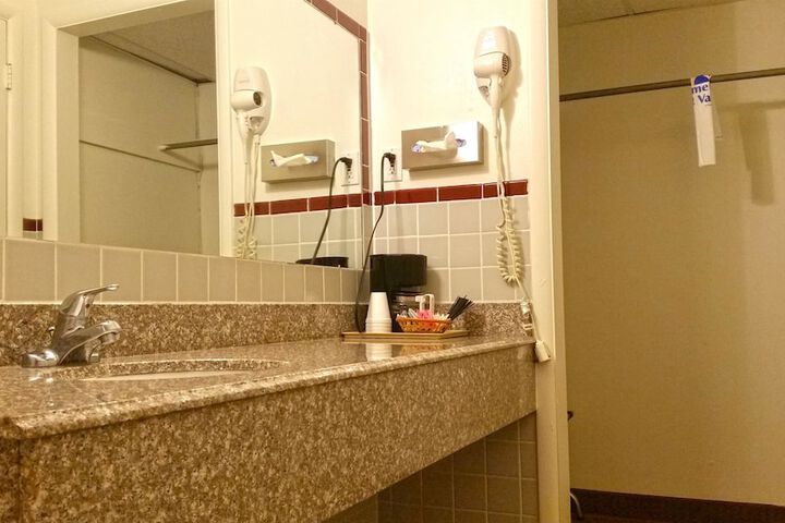 Room 14 of 39