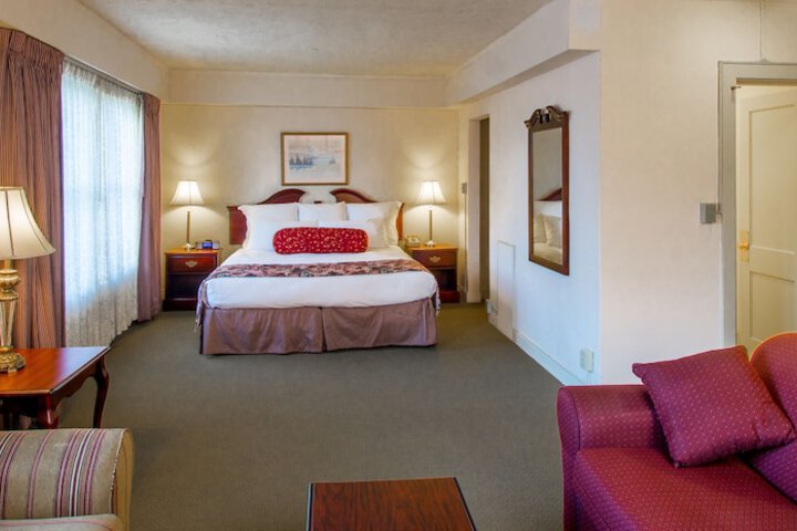 Room 14 of 32