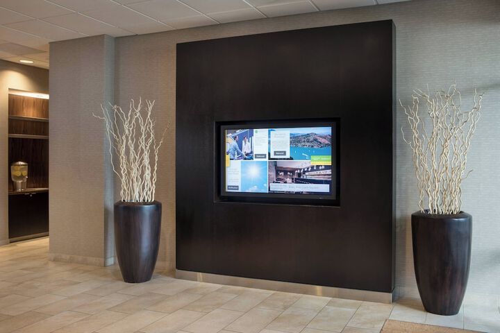 Courtyard by Marriott Richmond / Berkeley