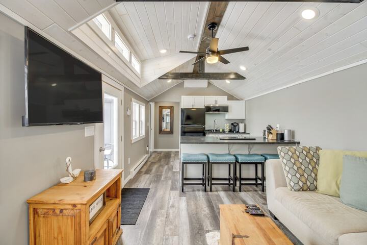 Pet-friendly Cabin w / Lake Access & Patio in Dent