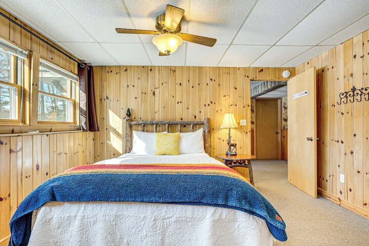 Lakefront Home w / Private Beach in Rhinelander!