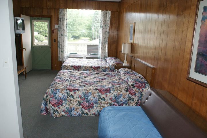 Northern Peaks Motor Inn