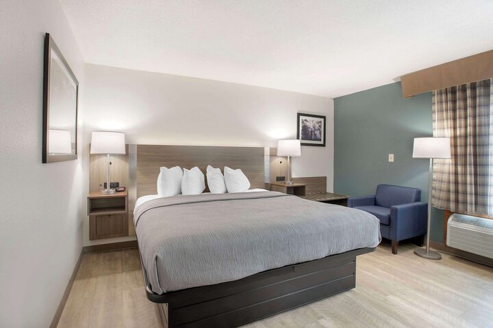 Quality Inn Newton at I-80