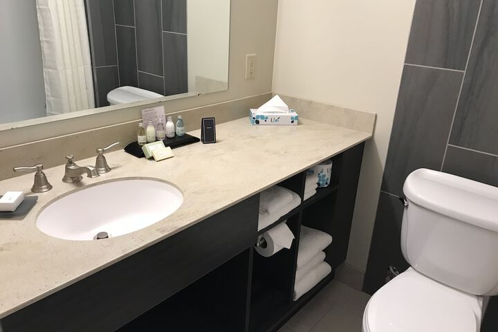 Room 10 of 36