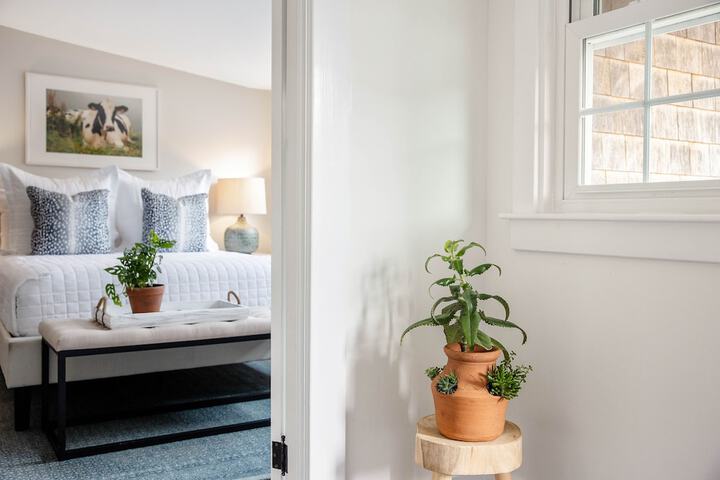 Room 40 of 143