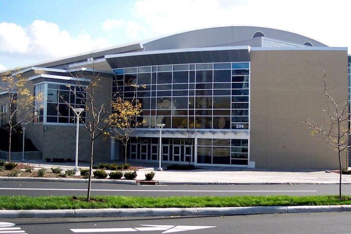 Holiday Inn Express & Suites Youngstown West - Austintown by IHG