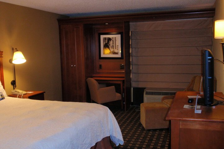 Room 23 of 28