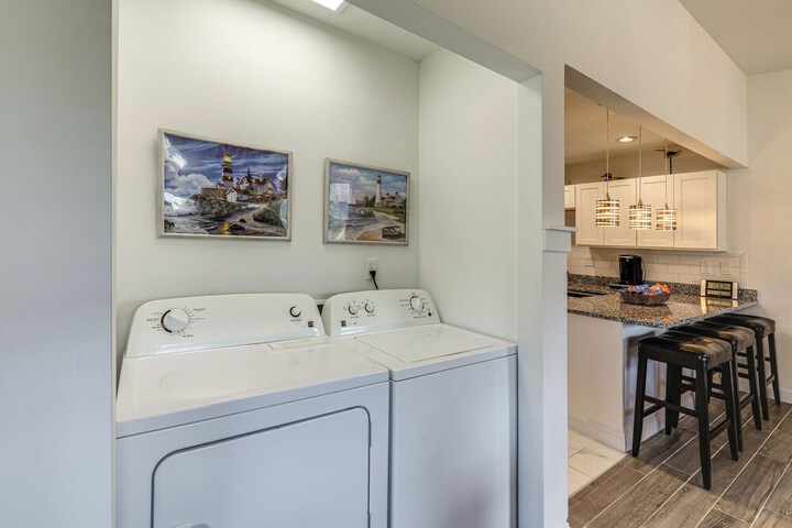 North Topsail Beach Townhome: Walk to the Beach!