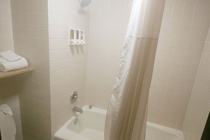 Room 18 of 27