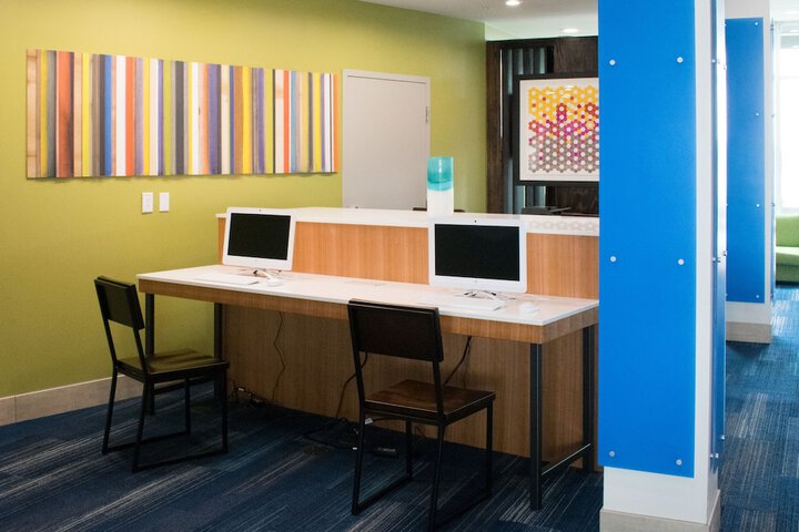 Business Center 38 of 38