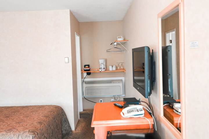 Room 28 of 70