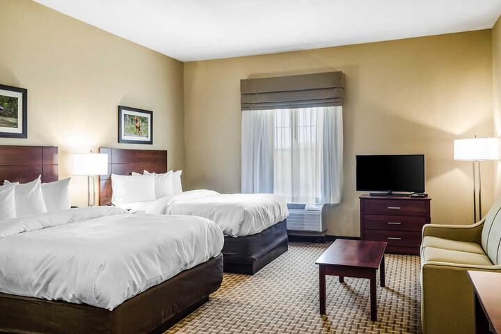 MainStay Suites Hackberry Sportsmans Lodge