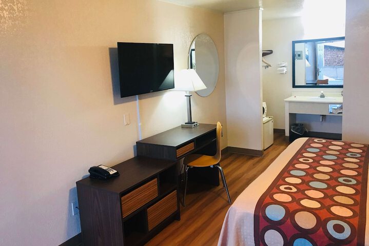 Room 15 of 31