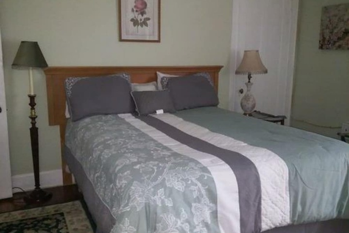 Room 17 of 34